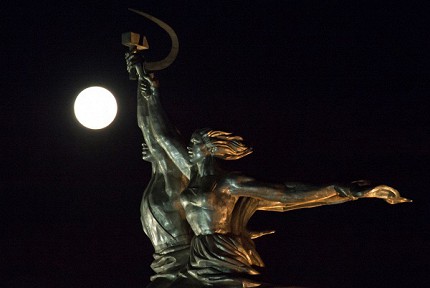 �������� ����������� � ����� � 100-����� ����������� ���������