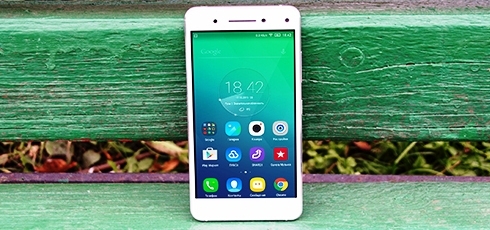 �������� Lenovo Vibe S1 � ������� �����-������� ����� � ������
