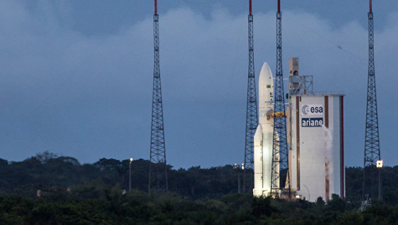 
      ������ Ariane 5 � ����� ���������� ���������� � ���������� ����
    