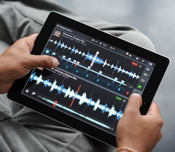 Traktor DJ for iPad � �������� ���������� ������� �� ������� ��������